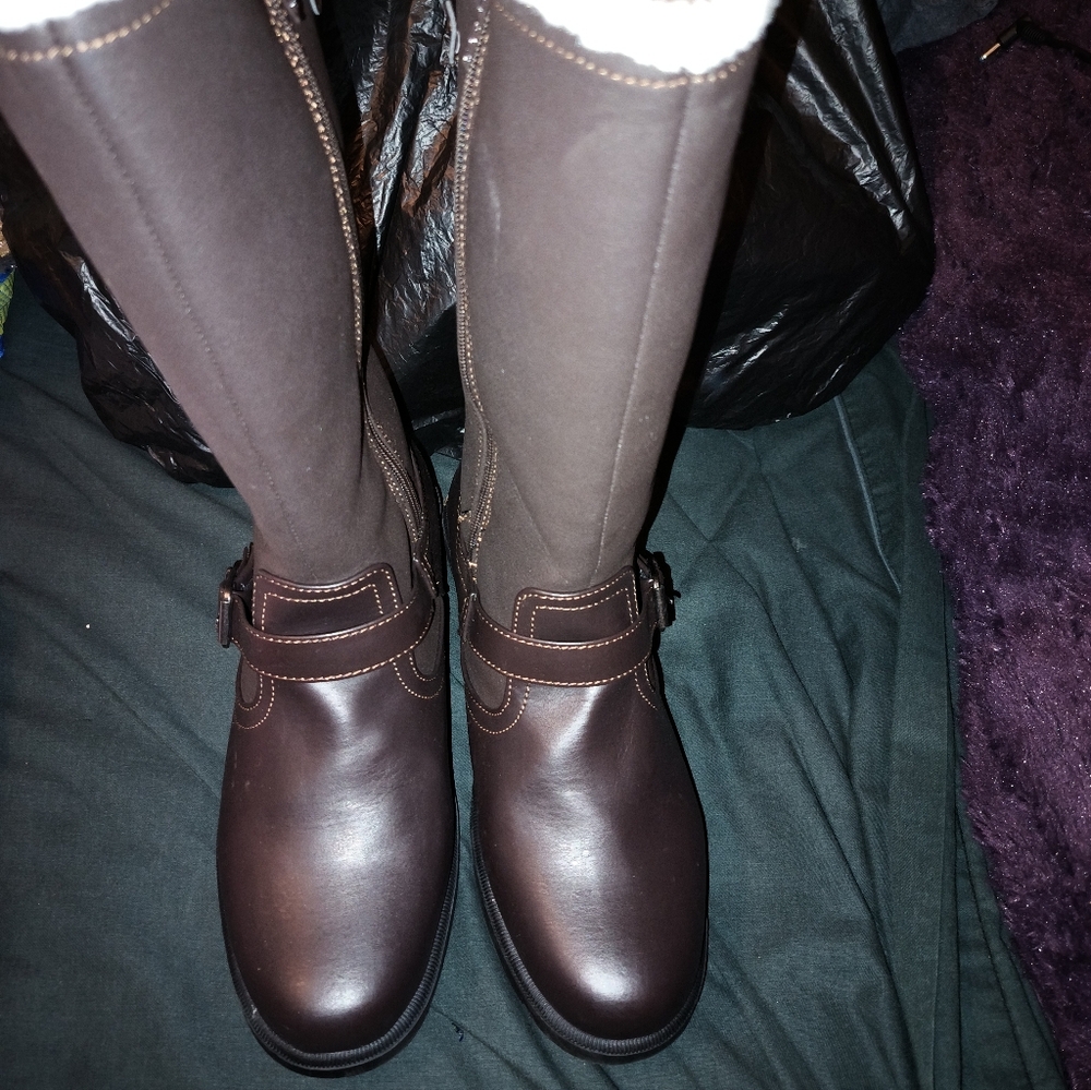 Totes. Elegant Brown Knee-High Boots